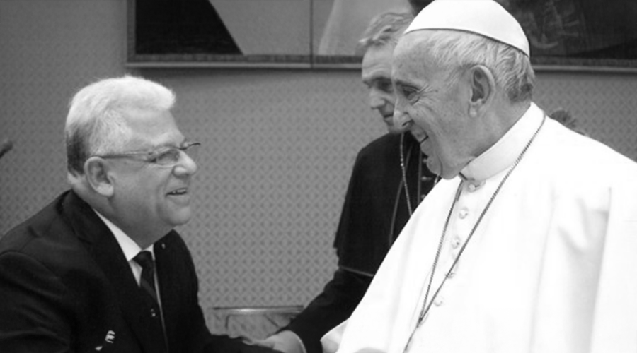 PopeFrancis_luto2.png